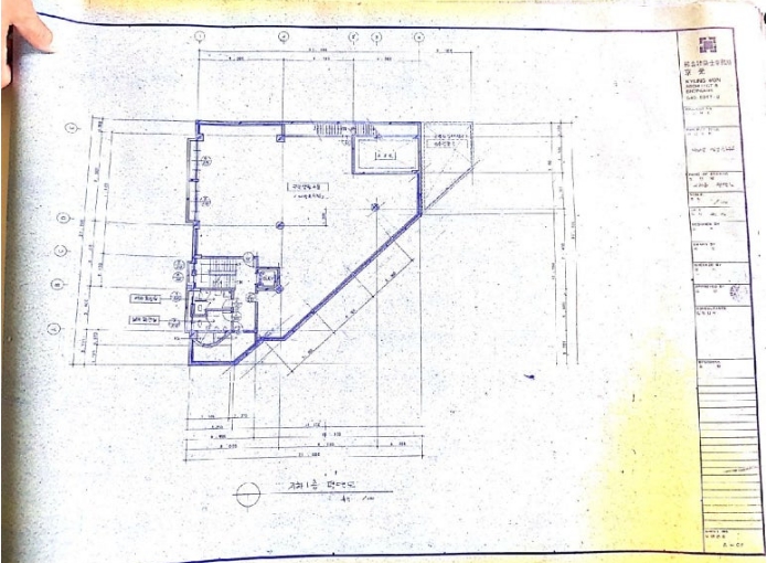 기구필라테스 센터 내부와 리포머 기구가 정돈된 창업 준비 공간